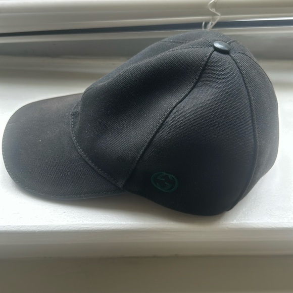 BLACK (M) GUCCI HAT - Picture 2 of 5